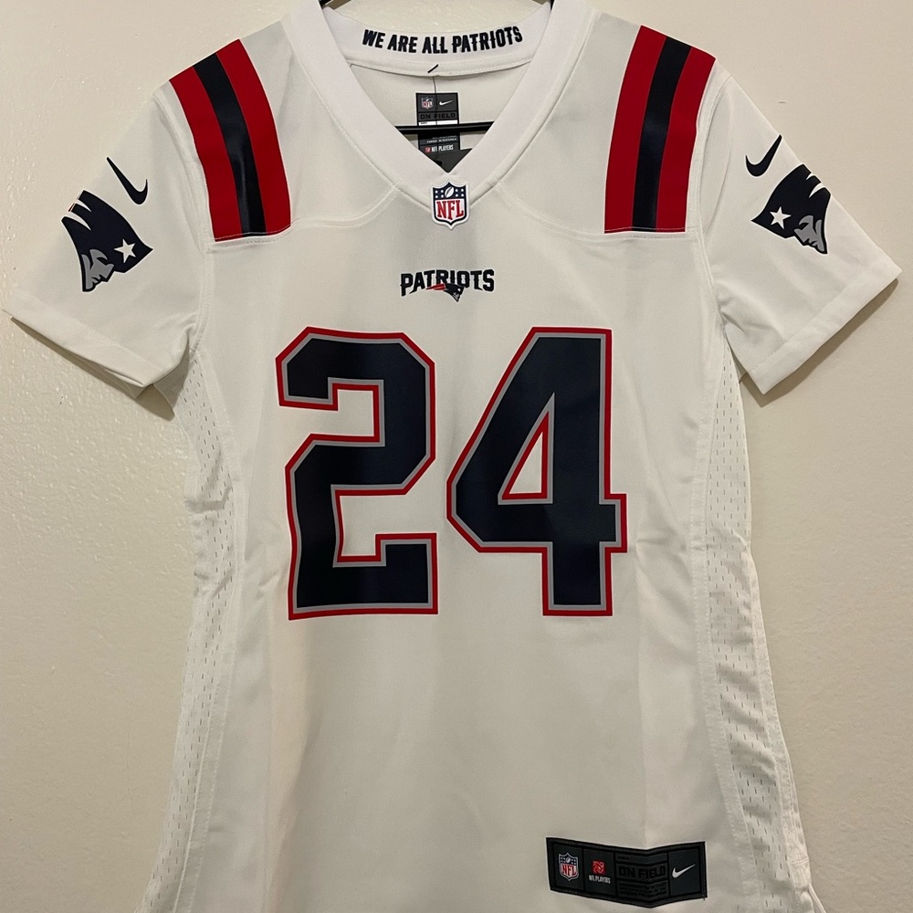 Nike Women’s New England Patriots #24 Stephon Gilmore Football Jersey Size Small